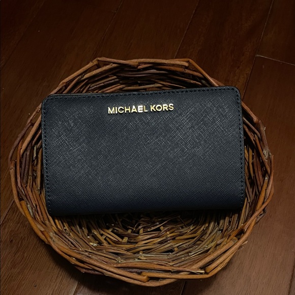 Michael Kors Navy Saffiano Leather Wallet - Picture 1 of 9